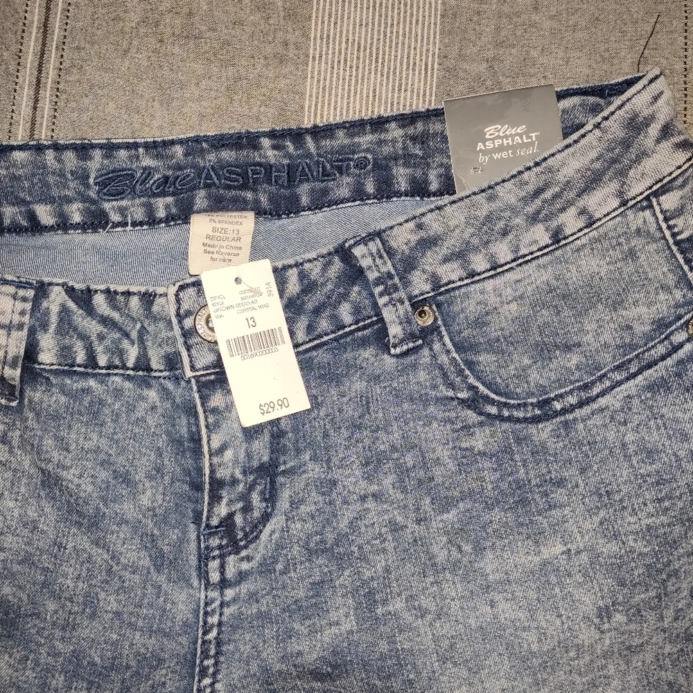 Jeans - Picture 2 of 3